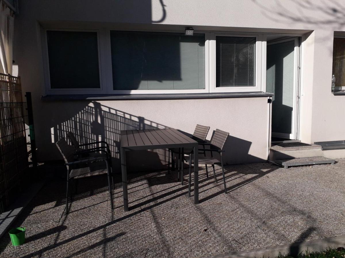 비엔나 Cosy Flat In The Quiet Area With Own Garden, Free Parking And Direct Public Transport Link To The Centre 아파트 외부 사진